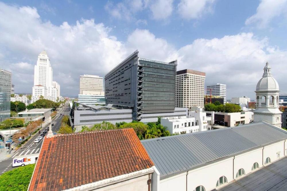 Cozy 3bed Condo with balcony & a rooftop pool